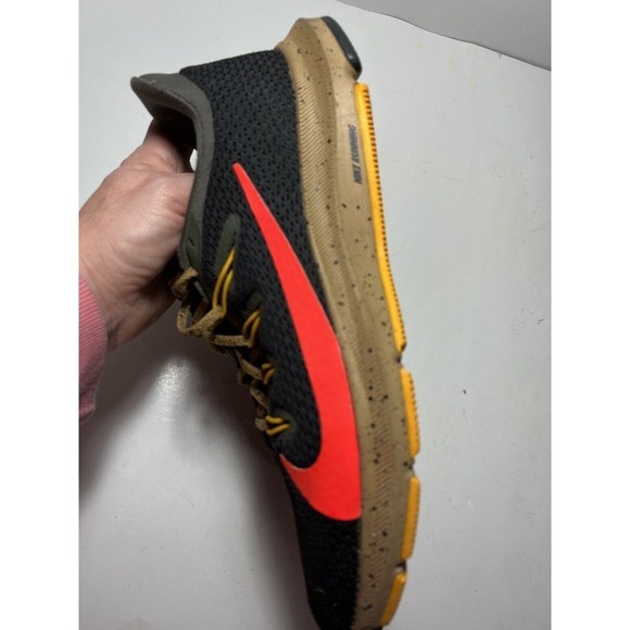 Nike Quest Mens Walking Running Shoes Sz 8 CJ6186-003 Olive Green Black Red - Picture 7 of 11